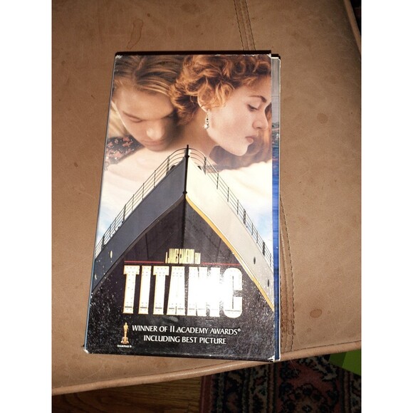 Titantic VHS tape movie set James Cameron Emmy winning film - Picture 1 of 4